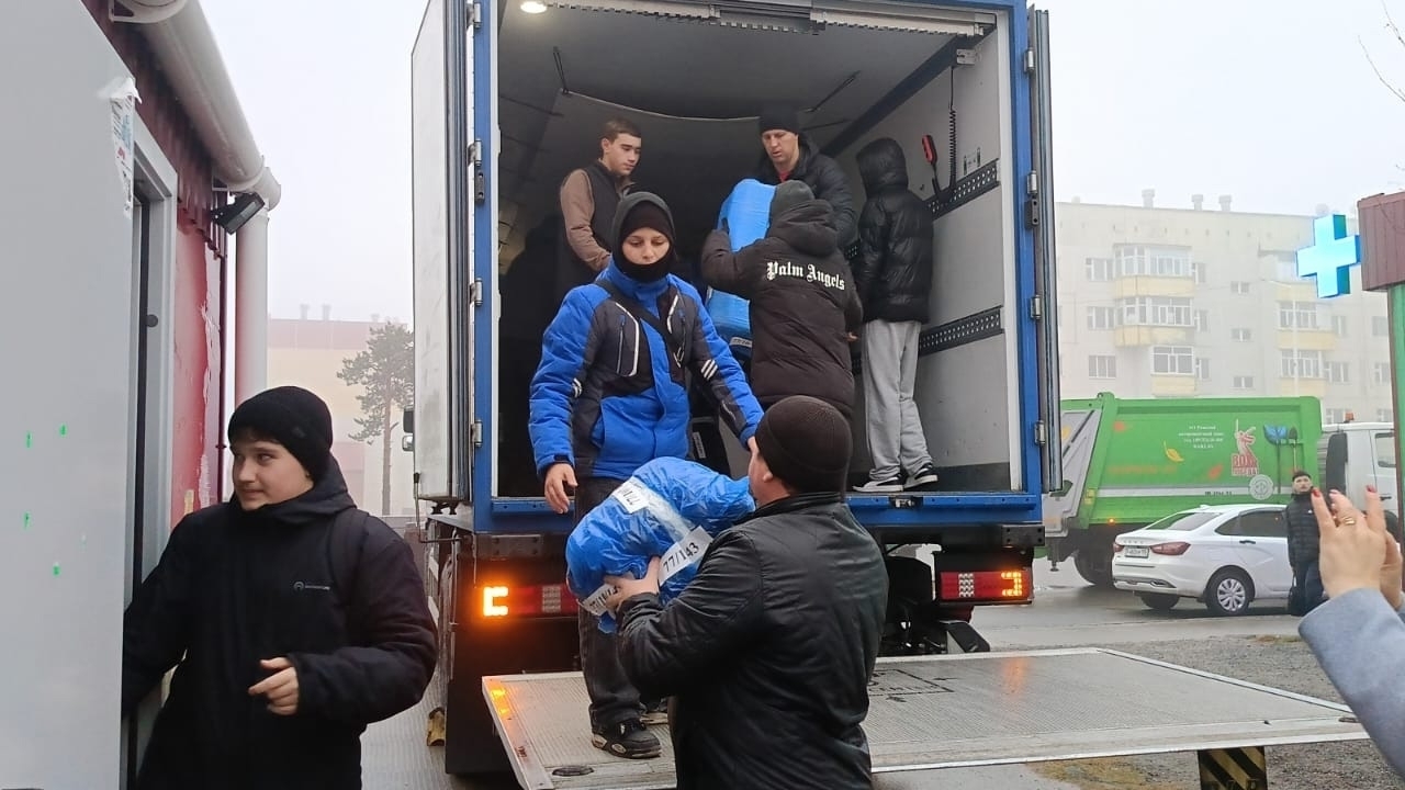Погрузка гуманитарной помощи для участников Специальной военной операции